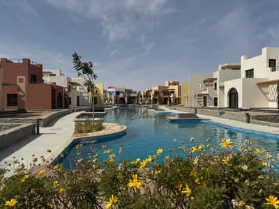 2 Bedroom Chalet for Sale in Makadi Bay, Red Sea - 97d8c0bf-40f9-4296-937f-426161a39bf8. jpg 2 Bedroom Chalet for Sale in Makadi Bay, Red Sea - 97d8c0bf-40f9-4296-937f-426161a39bf8. jpg