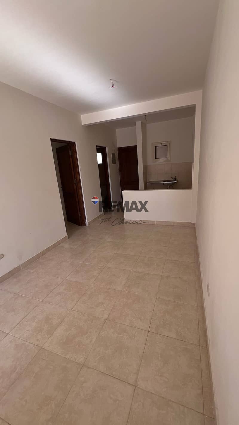 4 939ceb97-2a8a-4cef-9201-9b2e769fdef7. jpg