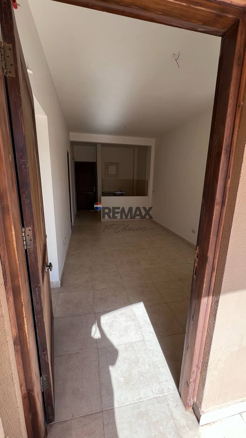 8 e4996ca3-25b6-494f-a2ff-17a3d9341139. jpg