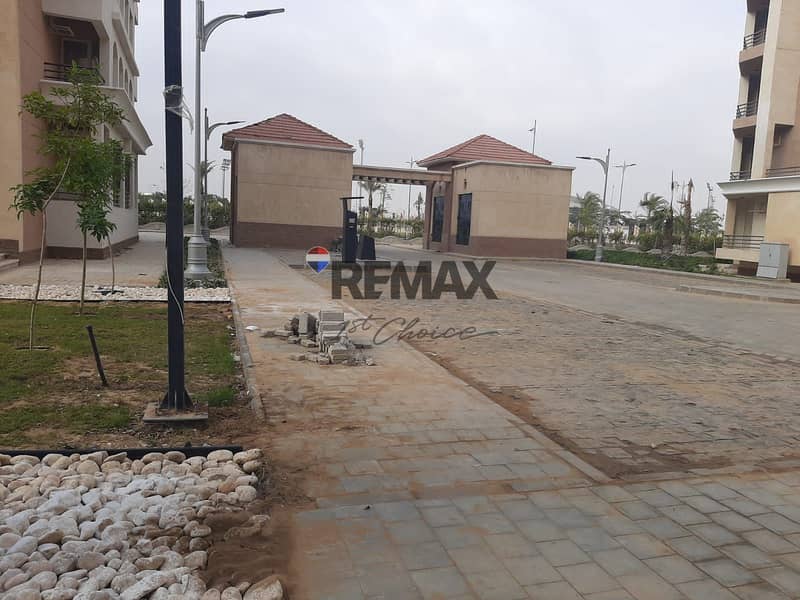 12 f4ebc642-3d89-463a-9aec-49d017b0cf0a. jpg