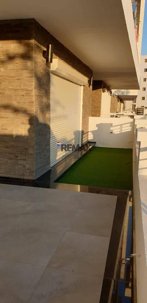 2 7cd30d29-2569-41d9-bdd7-8b38240d25fb. jpg