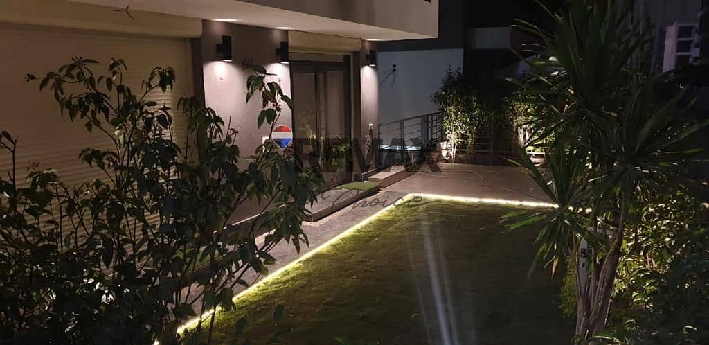 6 d63bb384-297e-4b2a-a2f8-6289a83e8815. jpg