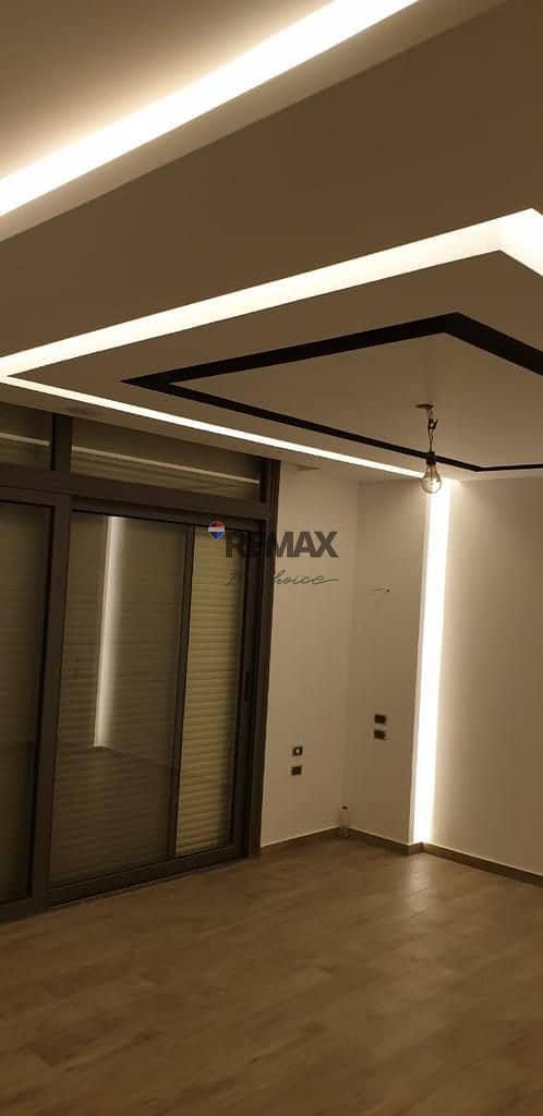 17 ead329e3-85aa-4f5d-820e-e2ba859d60ba. jpg