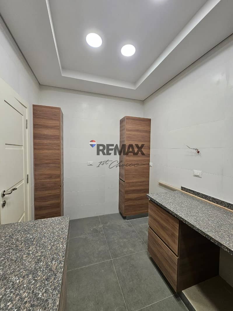 8 2d209b10-a0ed-4ce7-bbb8-ebc4ea67a8d7. jpg