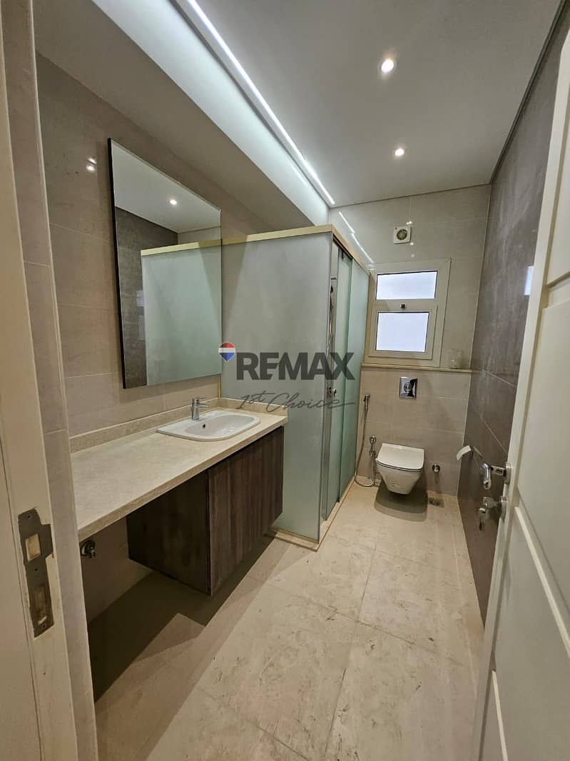 15 4e8c006b-bc1d-4fca-bc3f-9da559dc9740. jpg