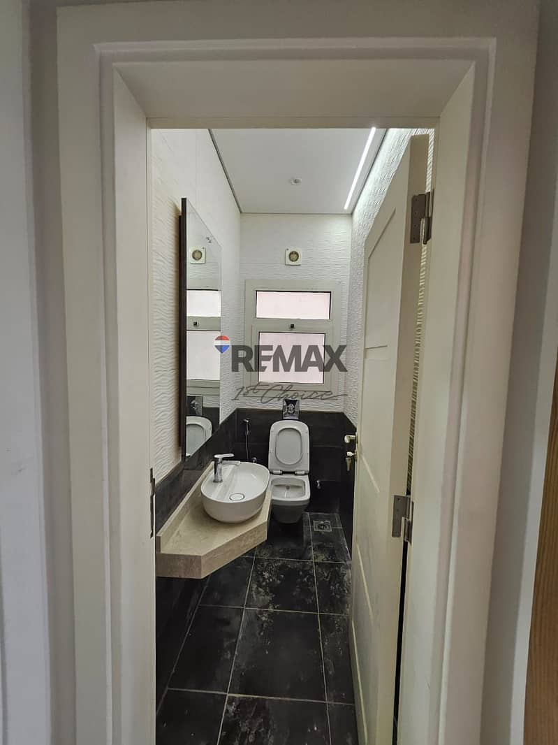 17 c0c1650d-9bdb-4348-a730-57d7bad3fa1a. jpg