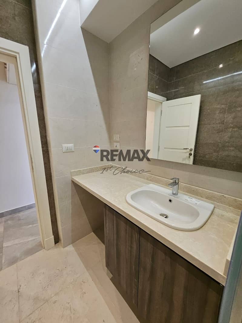 18 acec4d48-64b4-417b-a465-81332f37b1ba. jpg