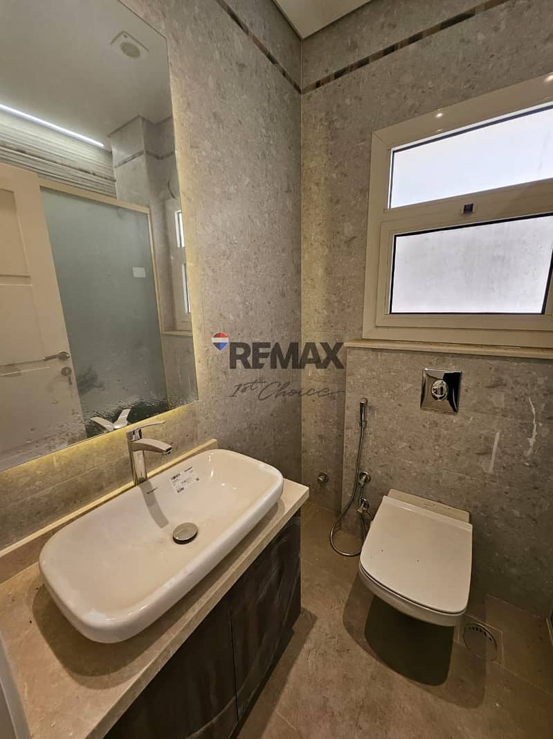 19 c41dd567-4e9f-4dc5-a8c0-f29d65bbbf55. jpg