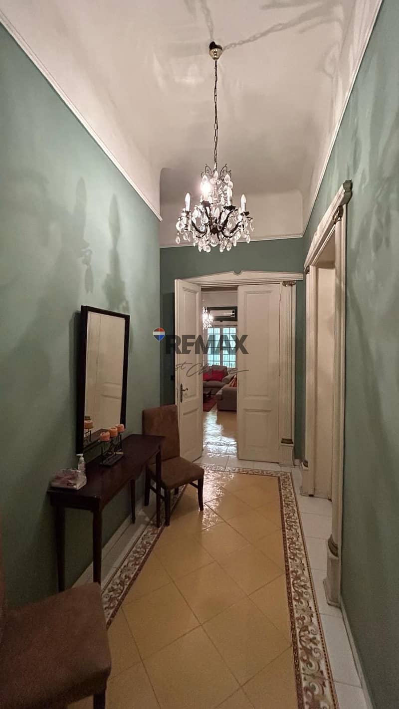 12 c198dbe9-d1f8-45fb-bb30-cbff3c9f27ff. jpg