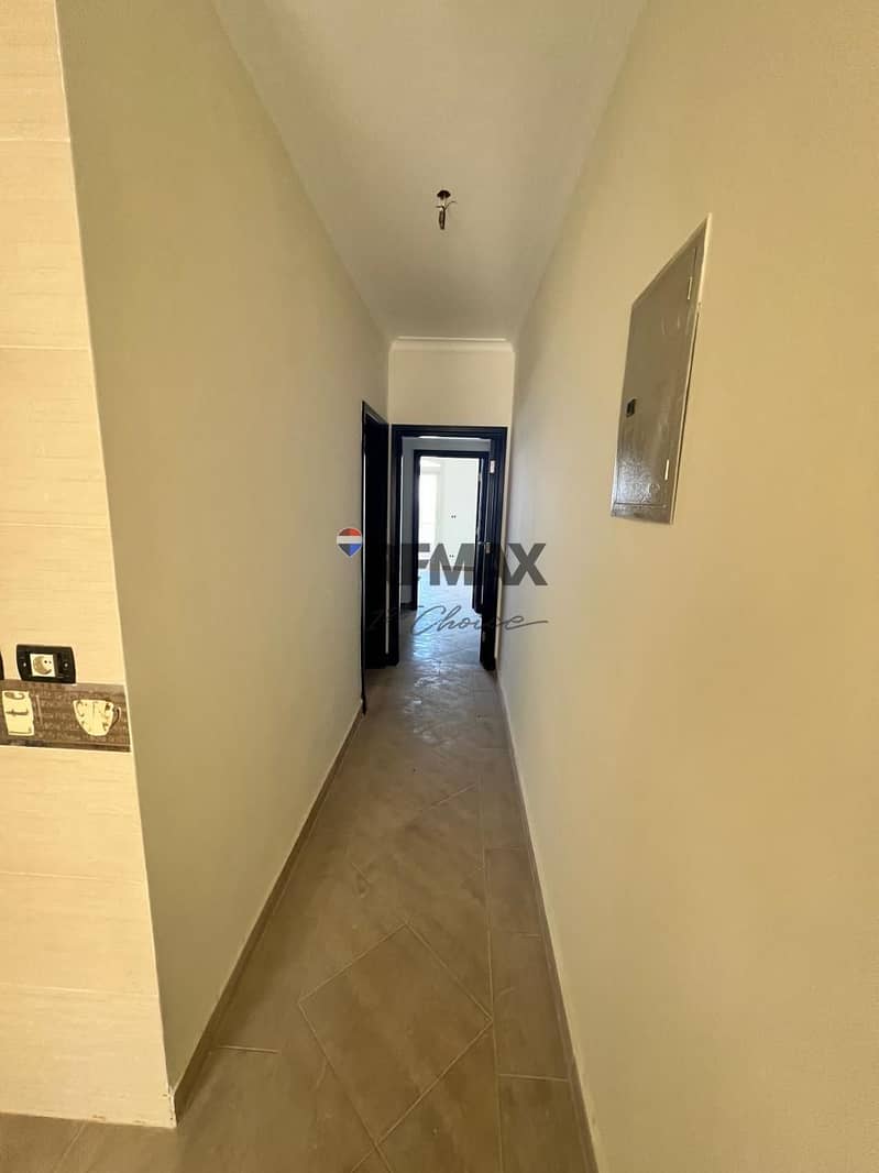 8 81e39cec-a2a1-453d-8f1a-6d928c001e92. jpg