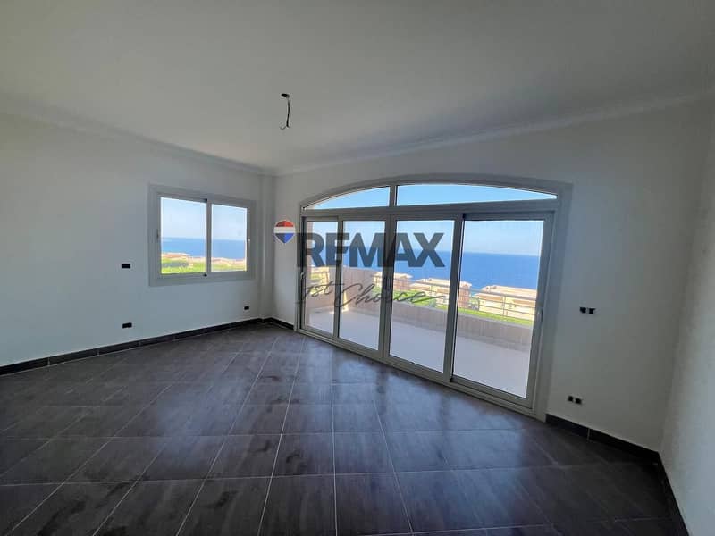 12 c72daa52-4794-495d-bebe-36891b363292. jpg