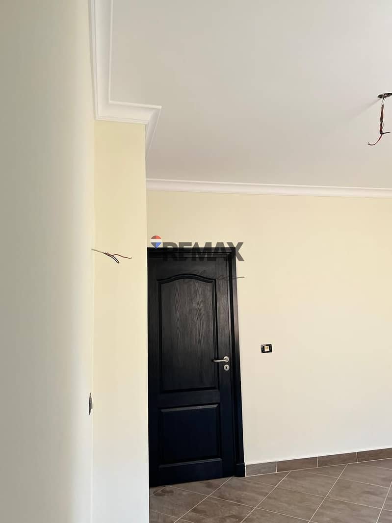 14 204e6e94-c407-4028-81ab-d3563bfee304. jpg