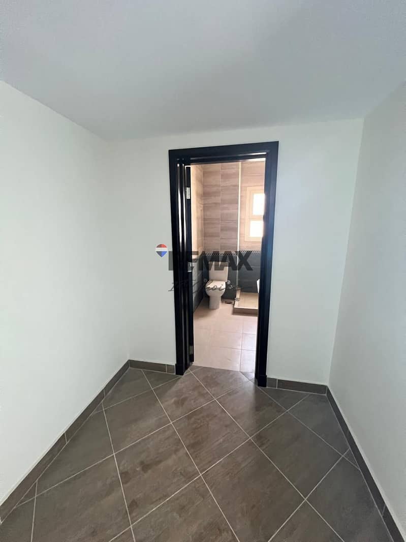 17 cef6efd0-7a21-4e0a-b8f1-69f26fa3796e. jpg