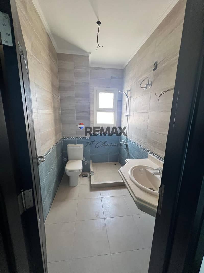 24 66a48608-8754-4541-8272-5327980c2620. jpg