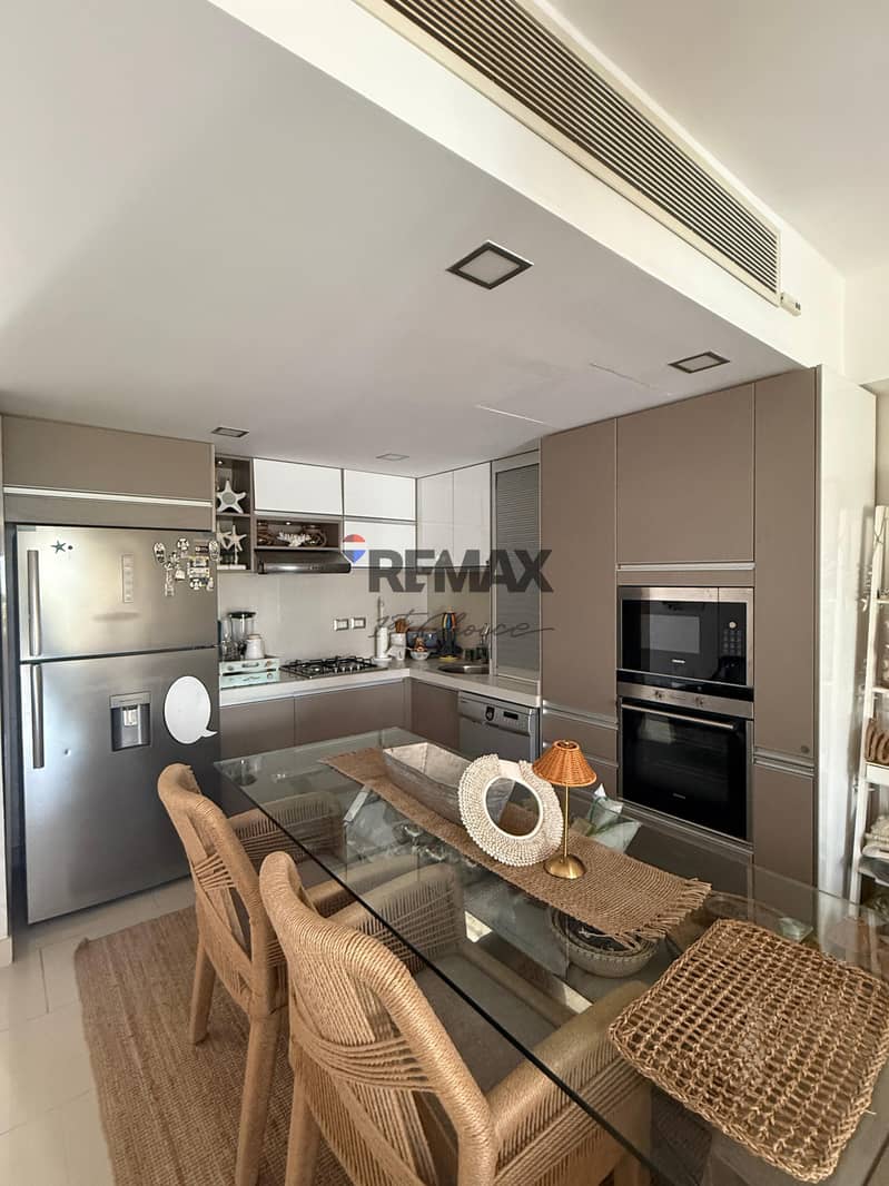 12 72fa7f24-1914-4364-9767-fcd21a9025cf. jpg