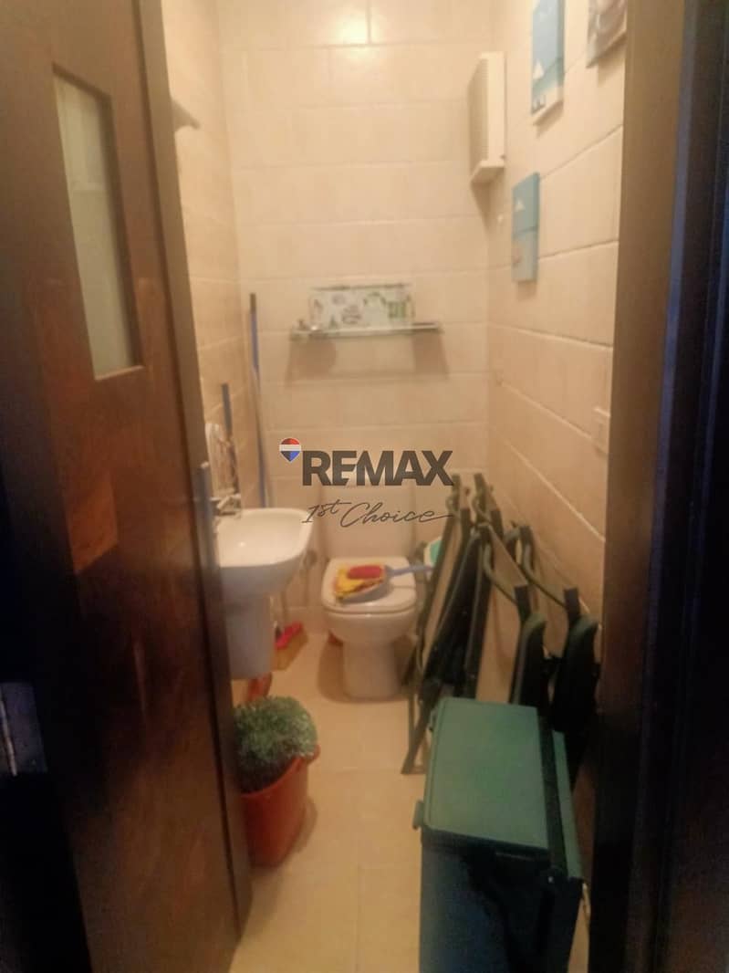 32 fb59f4a3-fa1a-4fd5-a098-df6904724fff. jpg