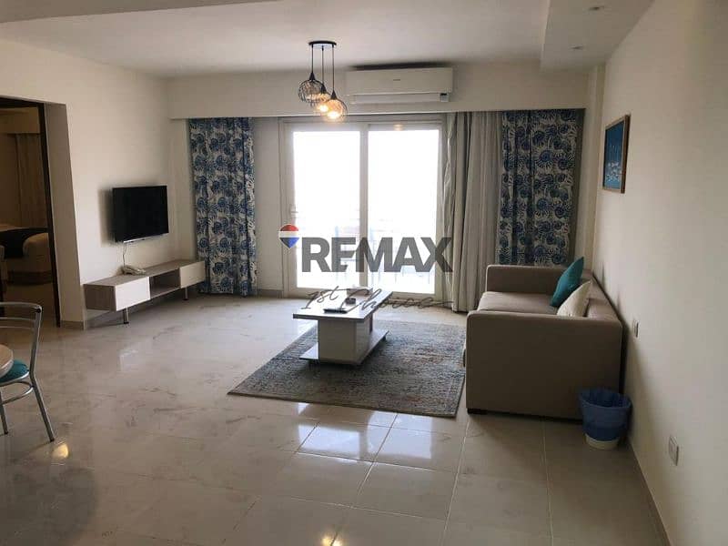 2 d5c80dde-4dea-4e7b-b759-dec75e6c68b3. jpg