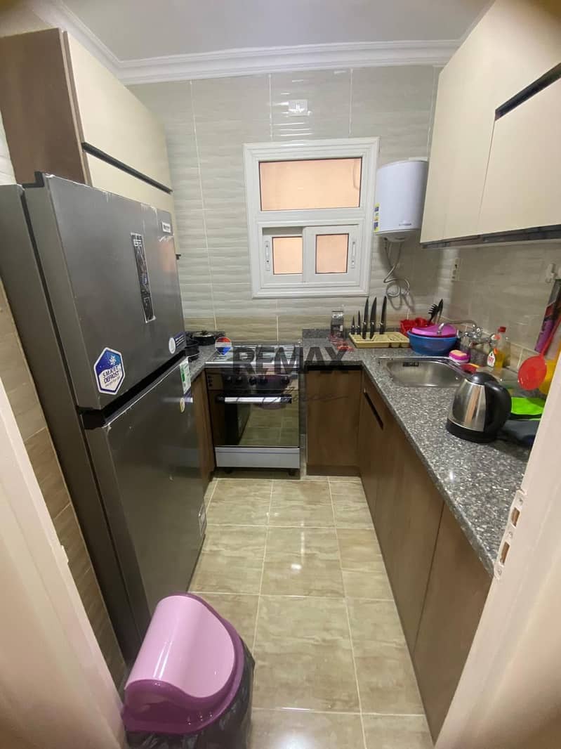 14 c80d0c94-fa43-4579-a26c-31d5d3b3c892. jpg