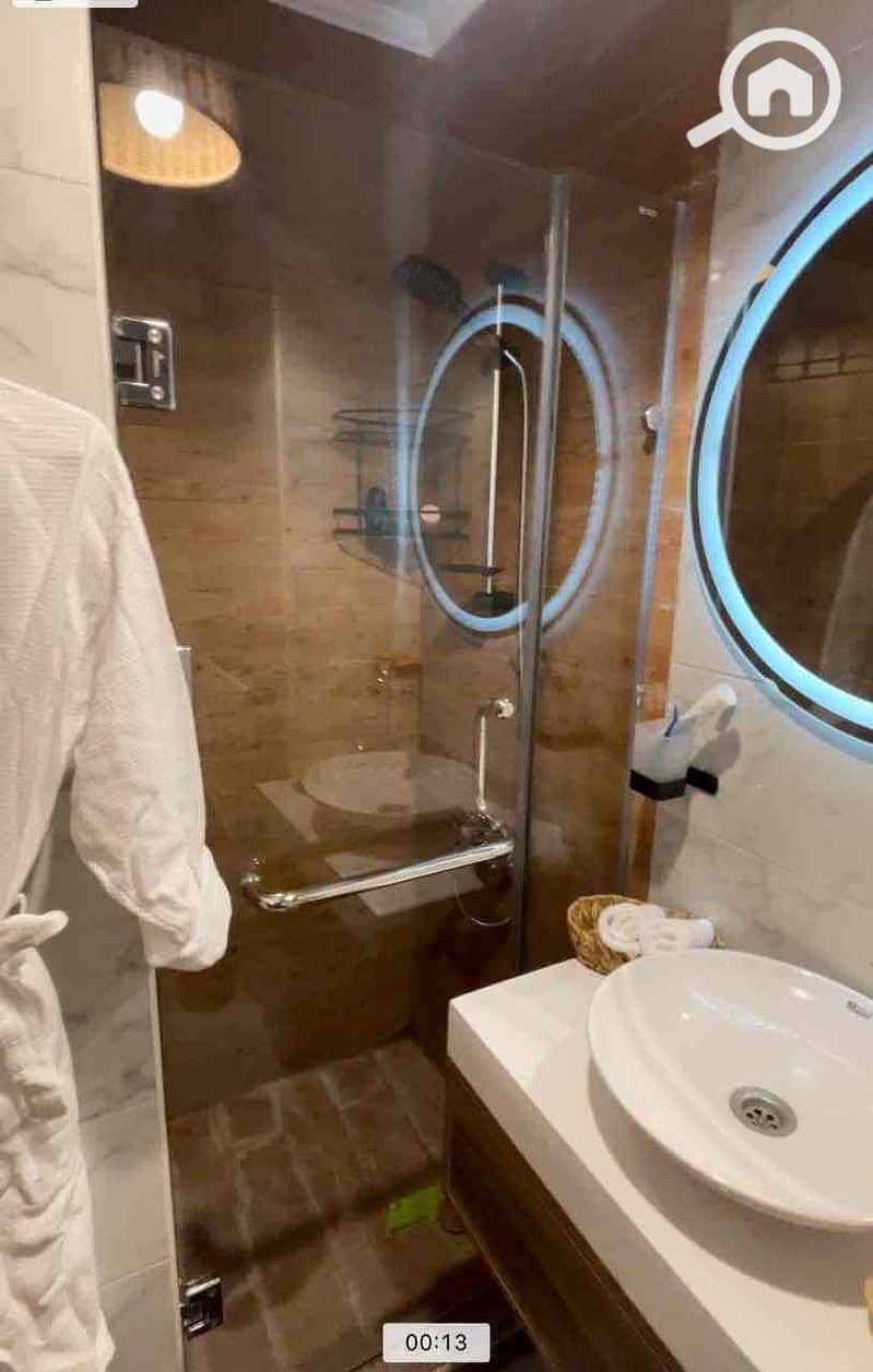 6 3c502c31-9da4-421e-82b2-e2ba88943fcf. jpg