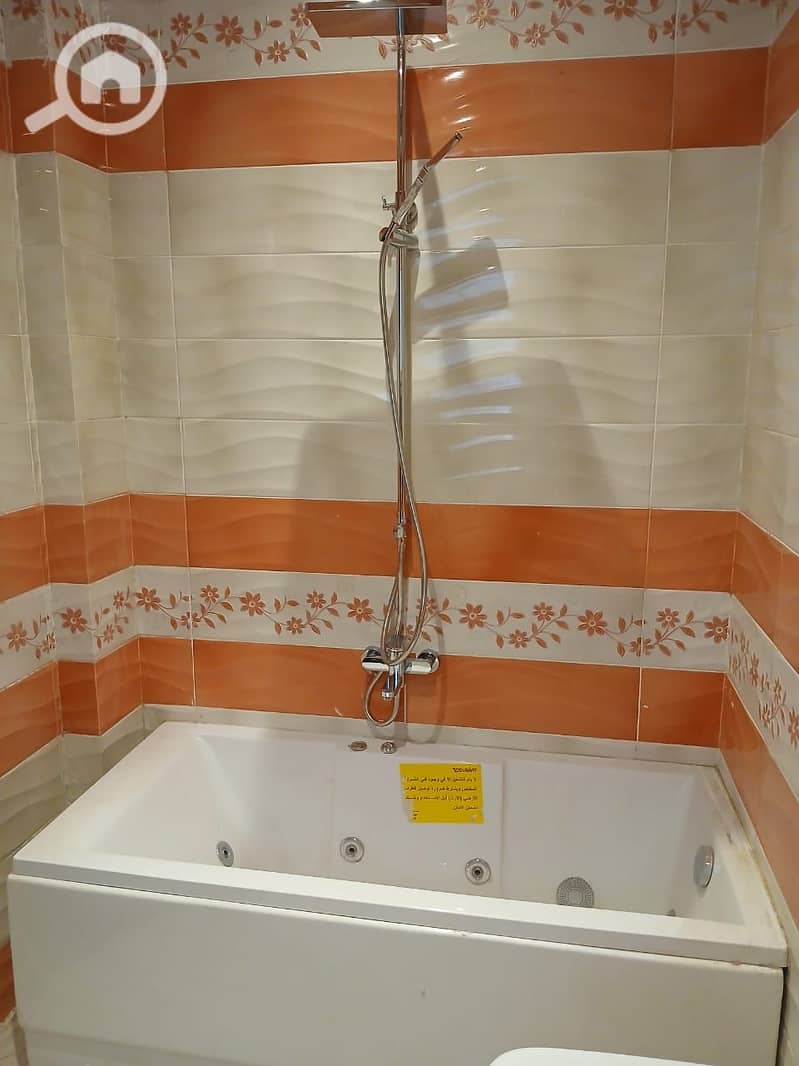 10 bc960e0f-4557-407f-85c9-c35158f40531. jpg