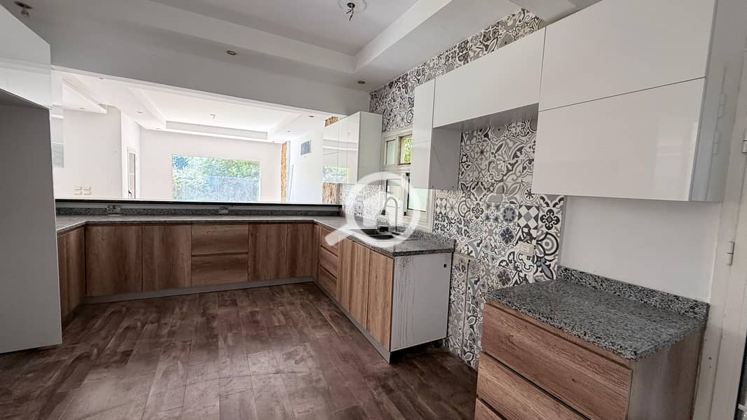 10 8fab3e9f-ea50-4fc8-81a2-8c0467fbbc9c. jpg