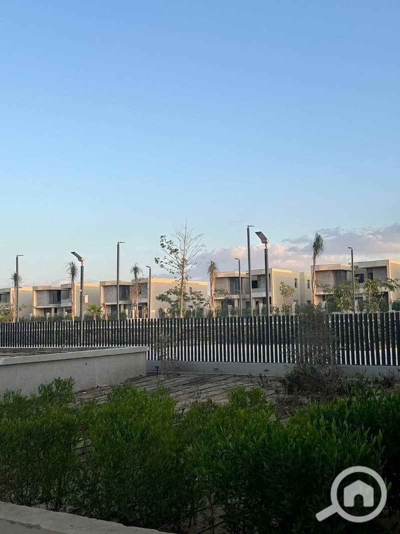 10 WhatsApp Image 2025-05-08 at 16.23. 25_8072f7f4. jpg