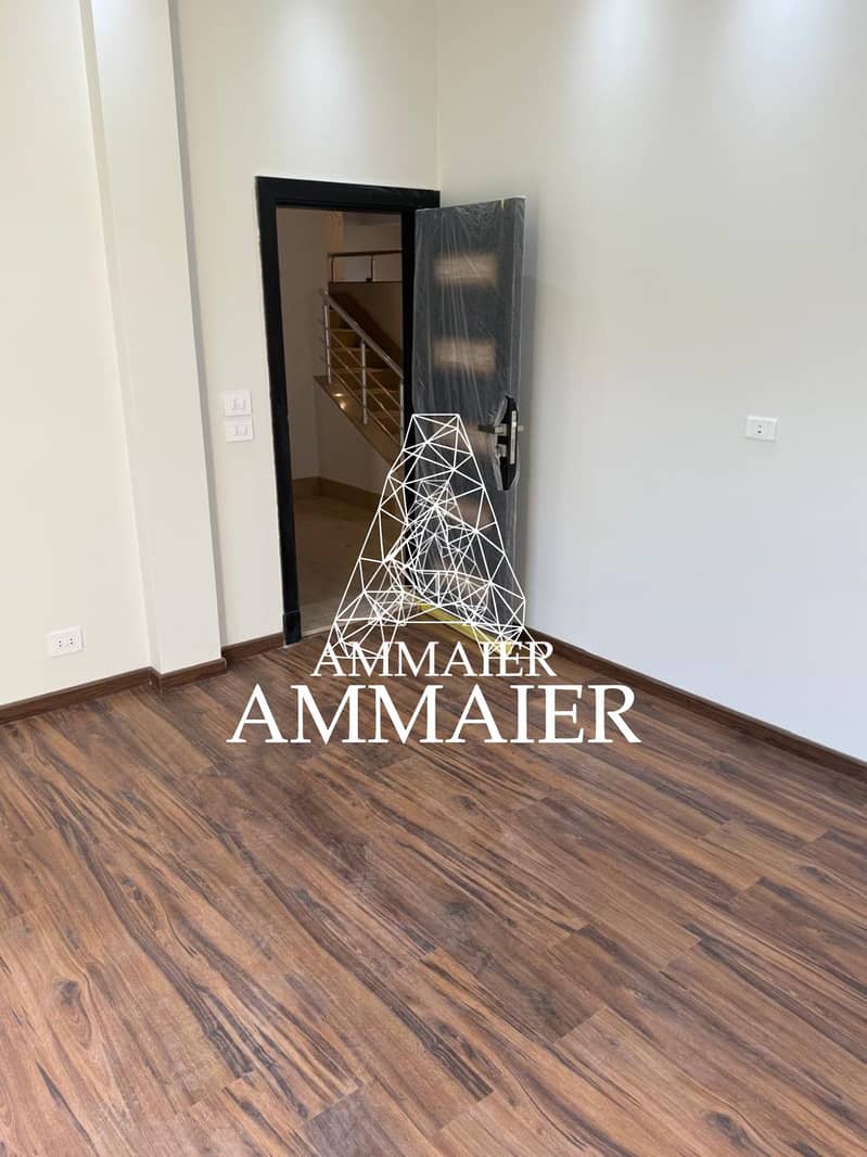 8 d8069d9a-f730-4738-8102-117e54a7fb49. jpg