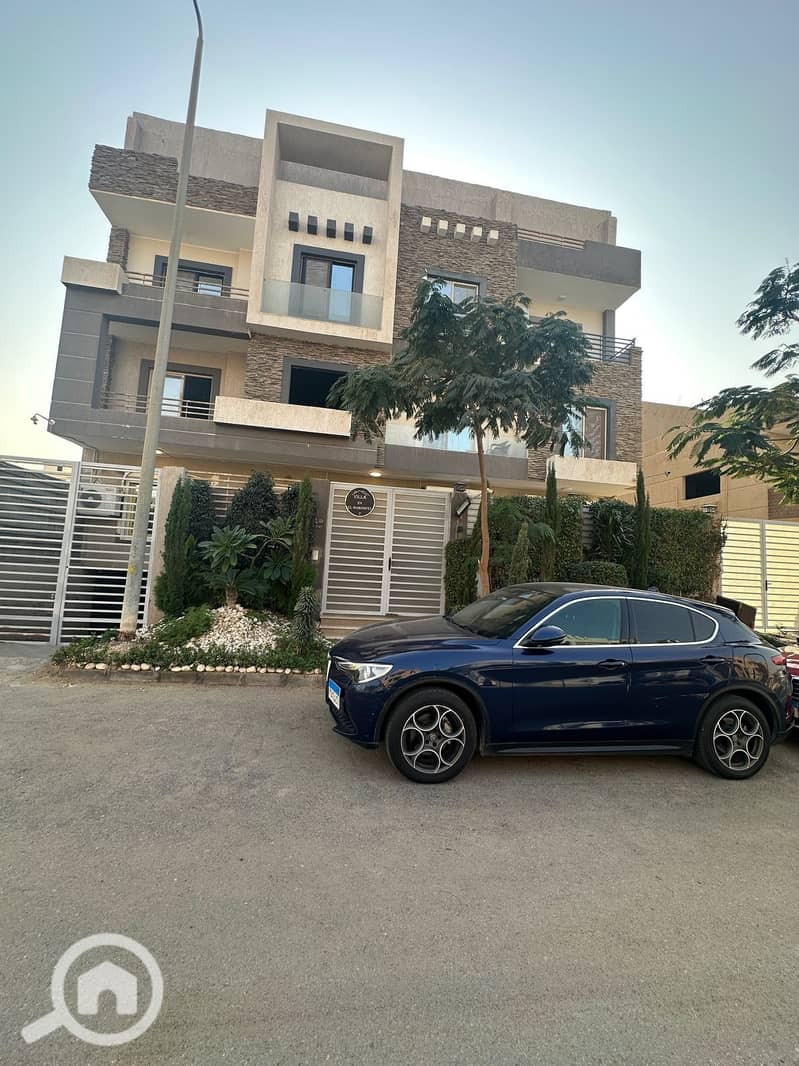 12 b6a79931-37a9-41fb-8d35-db2e031bd78f. jpeg