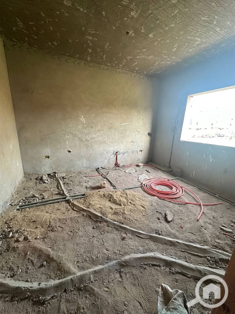 14 e2705cb2-59d4-4232-ae63-5cd5479c4d3c. jpeg