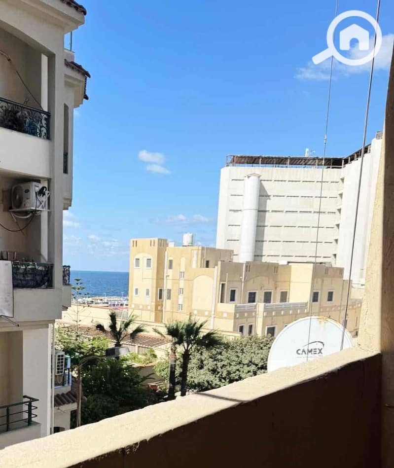 29 bfe70ee1-1bed-417f-bf6f-28c57759a1f7. jpg