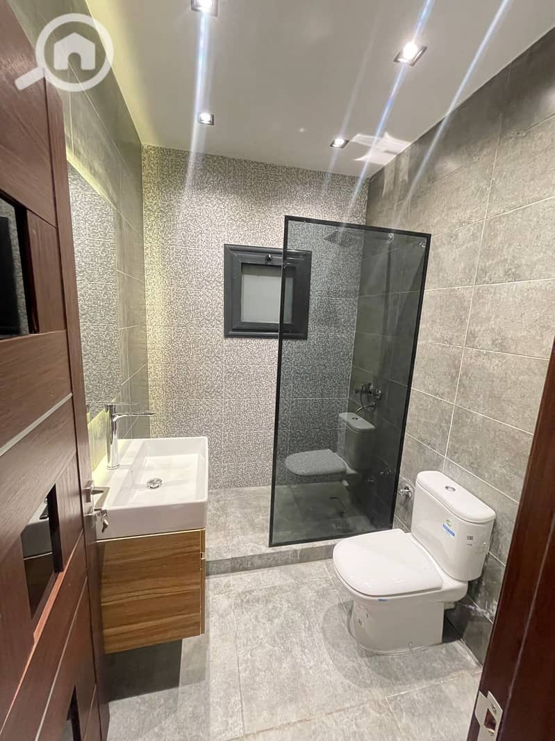 5 6f70c742-c9a2-4199-b898-c20429162957. jpeg