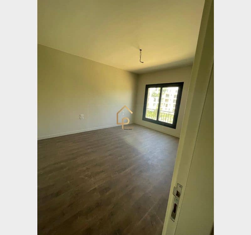 10 WhatsApp Image 2025-09-27 at 2.31. 10 PM (2). jpg