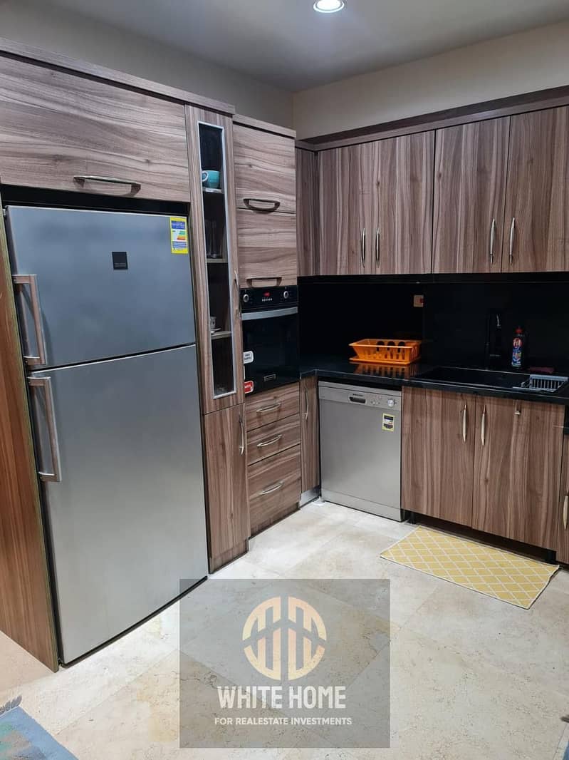 7 44bf2e43-3a72-48f3-b04a-34d6f42fbb72. jpeg