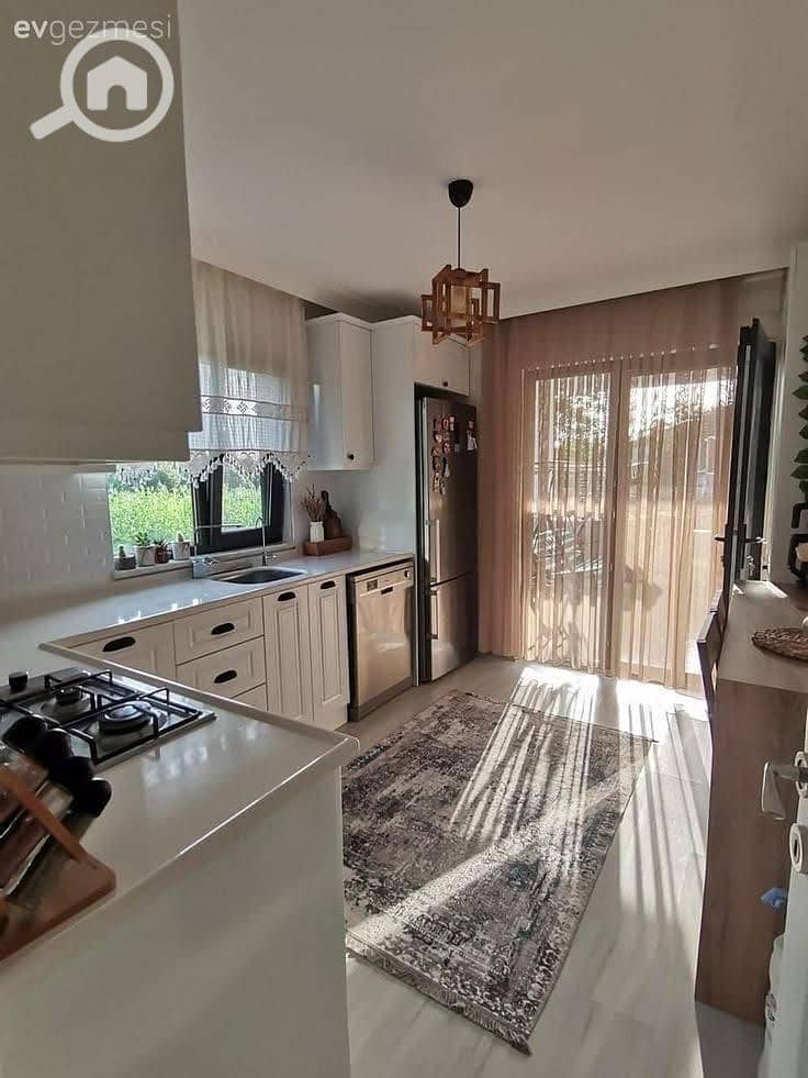 9 575f3bd8-99d8-43bc-920b-73a7a1ce76c7. jpg