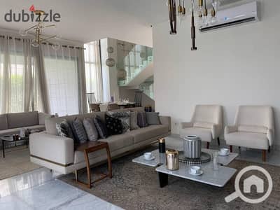 فیلا 5 غرف نوم للبيع في مدينة الشروق، القاهرة - 6beaf339-7213-437b-8002-7149d848bc5b. jpg