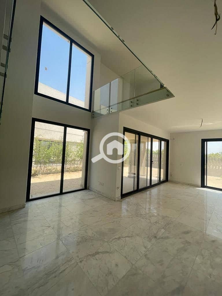 2 c795cdcf-39a3-4927-9f3c-184c09f3afe4. jpg