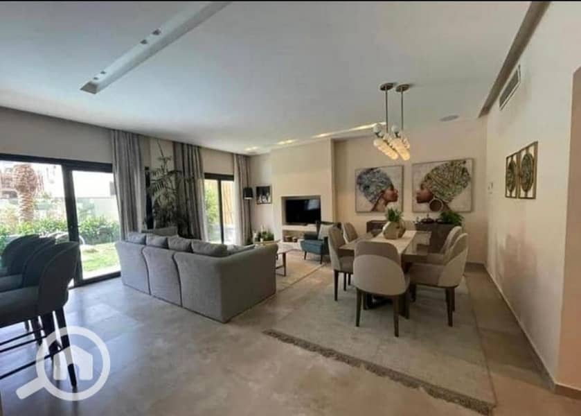 4 ce546c22-a6bc-4098-a177-3d42479d2650. jpg