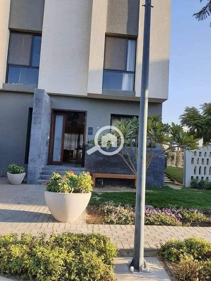 8 d1136b5c-e692-4c07-bf3b-62adc54b69e2. jpg