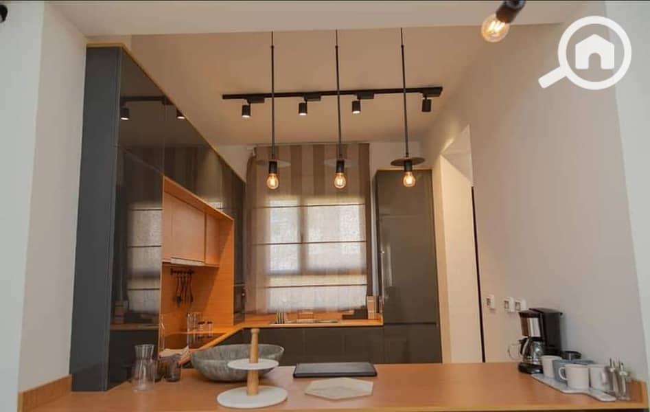 9 dc3cc514-1552-43e2-84e2-eaf5b3e7d12a. jpg