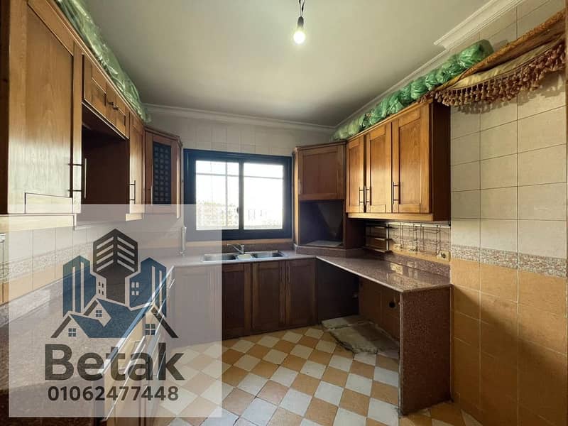 7 5f0f269d-98df-48f0-8a12-8c8b92d76bed. jpeg