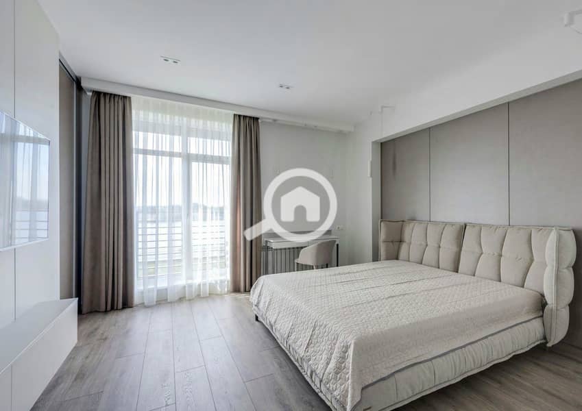 3 LAKEFRONT-1(1)_23. jpg