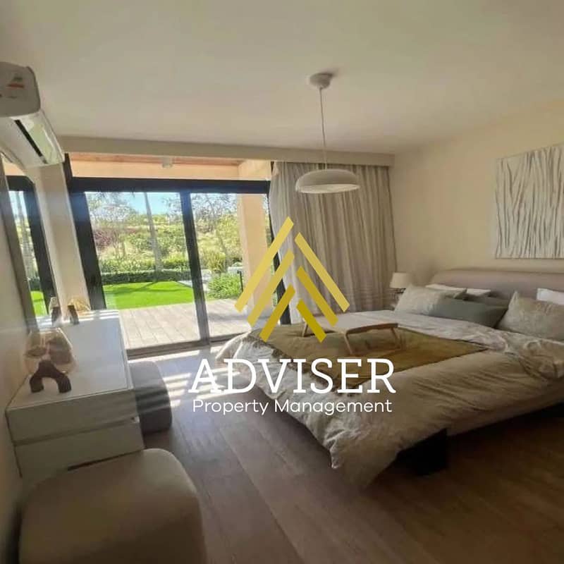 2 8272739-f82e8o. jpg