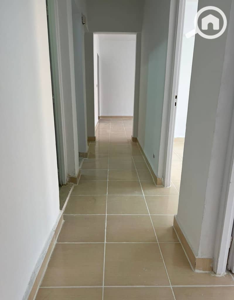 9 ce6bee7c-5ec7-4230-a1e2-e4c903b05ed1. jpeg