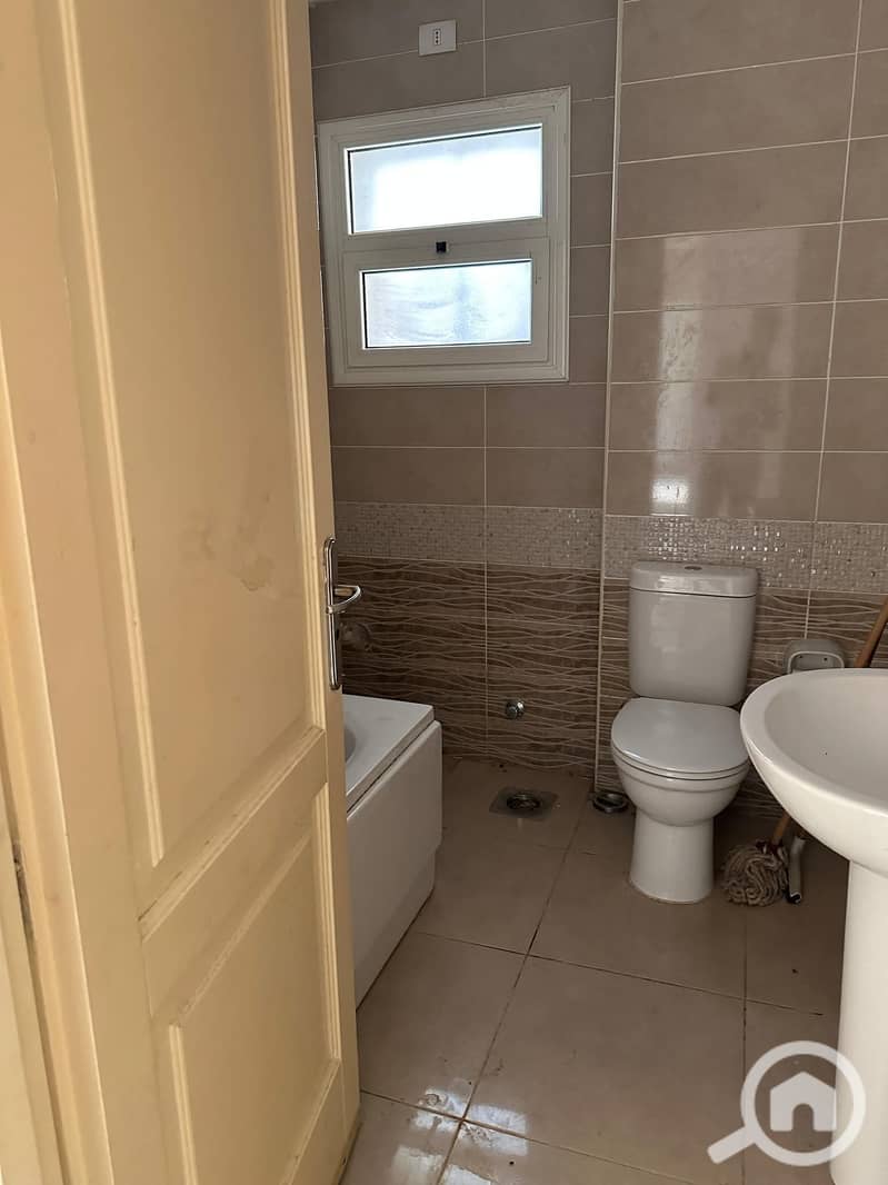 10 ce239264-b892-4501-9ab3-0e82016f8dfb. jpeg