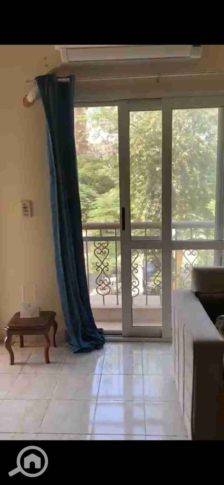 1000438098. jpg 1000438098. jpg