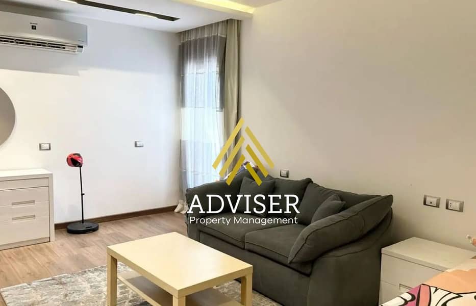 4 8187407-ebd66o. jpg