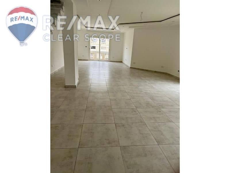 10 e77e7f53-887a-4e4f-8731-d17bd2a140e6. jpg