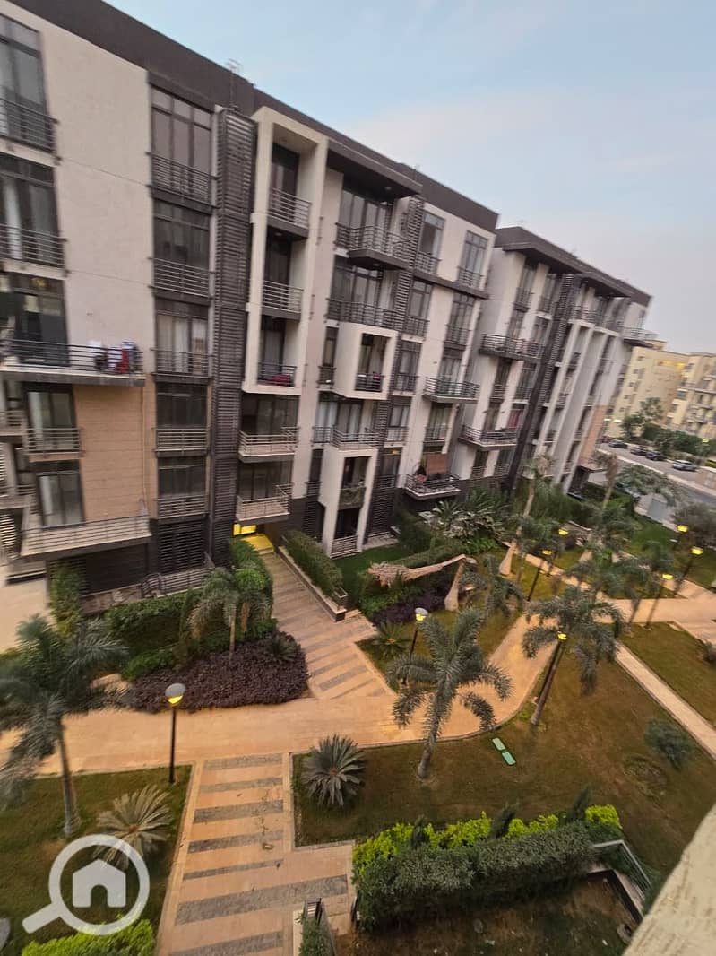 10 f8b8d505-0c12-4158-a3ce-8994e6de030b. jpg