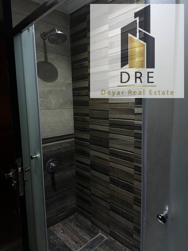 4 6ff72748-aa9c-45f2-b60f-6ebd97472a16. jpg