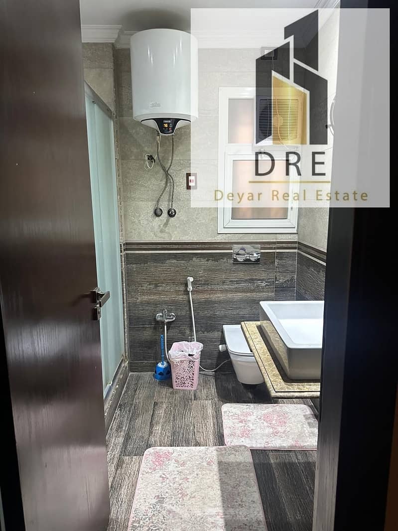 12 ddaee111-eec6-41af-a038-2dc31eee6b5b. jpg